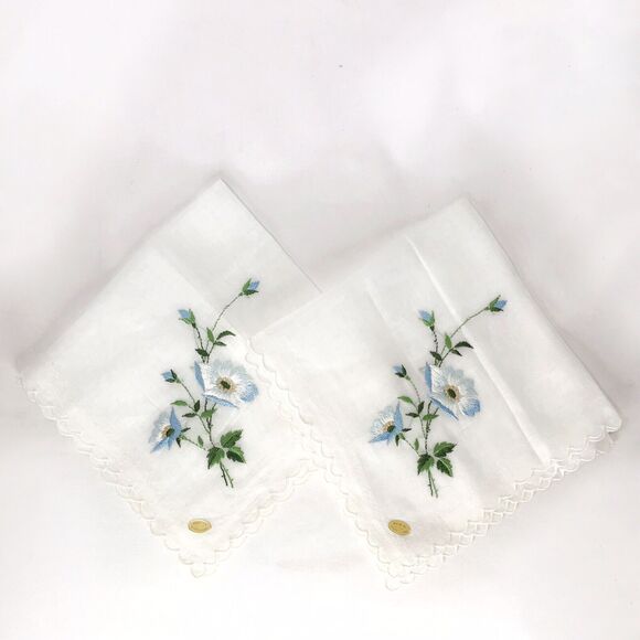 Lot Of 2 Vintage Floral Embroidered Hankies Handkerchiefs Made in Switzerland - Picture 1 of 4